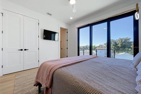 Touwnhouse à vendre à Tampa, Floride: 4 chambres, 249.54 m2 № 2377617 - photo 23