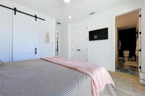 Touwnhouse à vendre à Tampa, Floride: 4 chambres, 249.54 m2 № 2377617 - photo 24