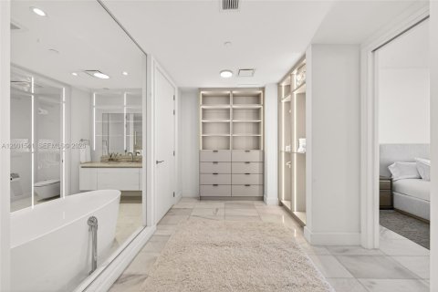 Купить кондоминиум в Майами, Флорида 2 спальни, 218.04м2, № 2170256 - фото 30