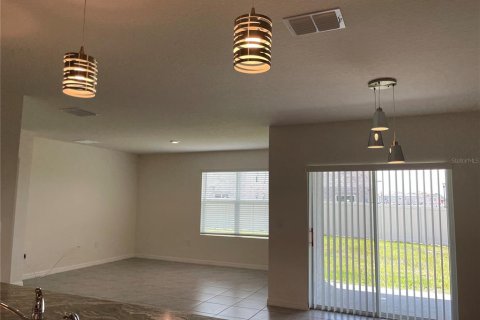 Casa en alquiler en Wesley Chapel, Florida, 4 dormitorios, 169.83 m2 № 1755498 - foto 10