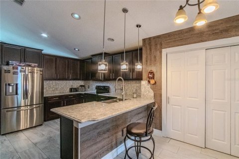 House in Apopka, Florida 3 bedrooms, 153.85 sq.m. № 1913705 - photo 13