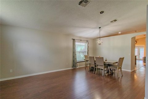 House in Apopka, Florida 3 bedrooms, 153.85 sq.m. № 1913705 - photo 5