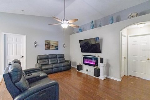 House in Apopka, Florida 3 bedrooms, 153.85 sq.m. № 1913705 - photo 8