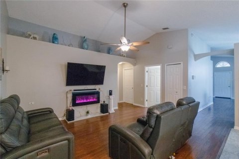 House in Apopka, Florida 3 bedrooms, 153.85 sq.m. № 1913705 - photo 6