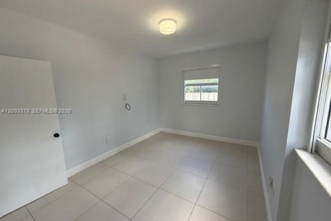 Condo in Miami, Florida, 2 bedrooms № 2066771 - photo 9