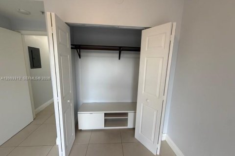Condo in Miami, Florida, 2 bedrooms № 2066771 - photo 15