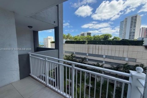 Condo in Miami, Florida, 2 bedrooms № 2066771 - photo 19