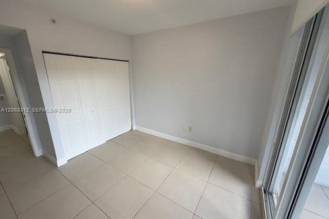 Condo in Miami, Florida, 2 bedrooms № 2066771 - photo 16