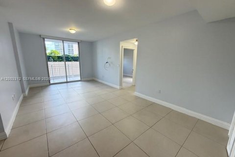 Condo in Miami, Florida, 2 bedrooms № 2066771 - photo 11
