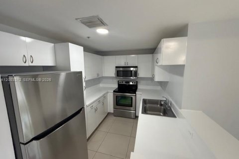 Condo in Miami, Florida, 2 bedrooms № 2066771 - photo 6
