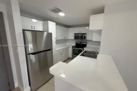 Condo in Miami, Florida, 2 bedrooms № 2066771 - photo 5