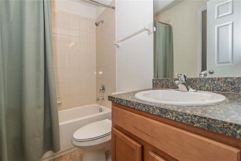 Townhouse in Saint Petersburg, Florida 3 bedrooms, 140 sq.m. № 1853173 - photo 22