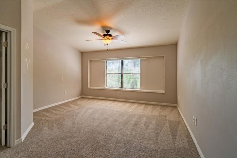 Townhouse in Saint Petersburg, Florida 3 bedrooms, 140 sq.m. № 1853173 - photo 18