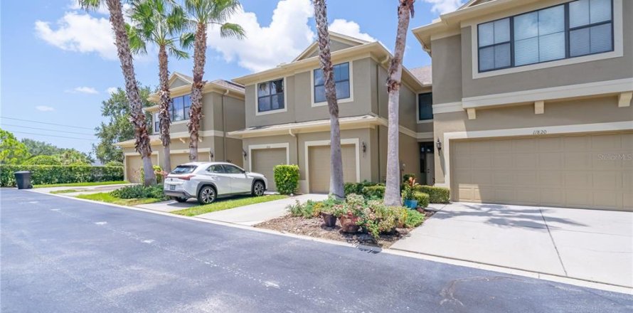 Townhouse in Saint Petersburg, Florida 3 bedrooms, 140 sq.m. № 1853173