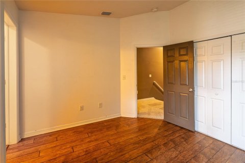 Townhouse in Saint Petersburg, Florida 3 bedrooms, 140 sq.m. № 1853173 - photo 25