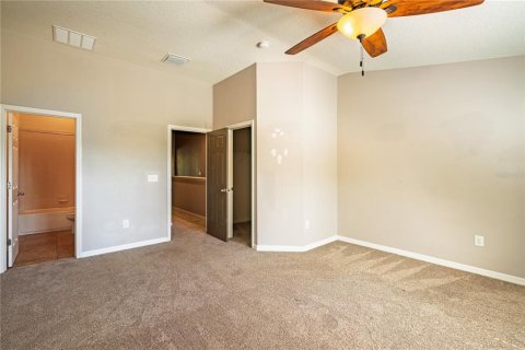 Townhouse in Saint Petersburg, Florida 3 bedrooms, 140 sq.m. № 1853173 - photo 19