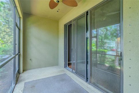 Townhouse in Saint Petersburg, Florida 3 bedrooms, 140 sq.m. № 1853173 - photo 13