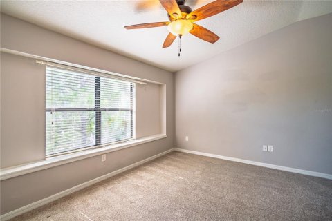 Townhouse in Saint Petersburg, Florida 3 bedrooms, 140 sq.m. № 1853173 - photo 29