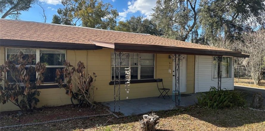 Commercial property in Lakeland, Florida 9 bedrooms, 347.55 sq.m. № 2228261