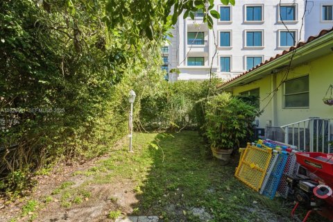 Commercial property in Coral Gables, Florida № 1987090 - photo 10