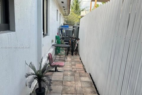 Villa ou maison à louer à Hialeah, Floride: 3 chambres, 167.22 m2 № 1987951 - photo 21