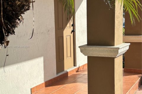 Villa ou maison à louer à Hialeah, Floride: 3 chambres, 167.22 m2 № 1987951 - photo 22