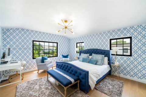 House in Miami Beach, Florida 5 bedrooms, 327.2 sq.m. № 1895944 - photo 25