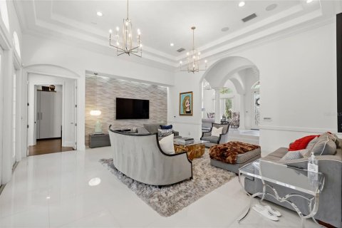 House in Windermere, Florida 5 bedrooms, 346.34 sq.m. № 2258720 - photo 8