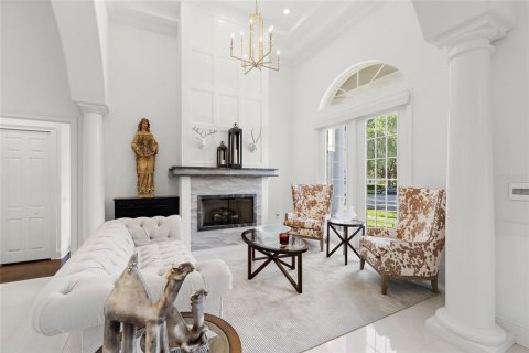House in Windermere, Florida 5 bedrooms, 346.34 sq.m. № 2258720 - photo 3