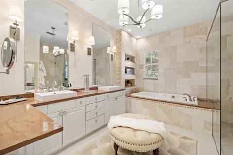House in Windermere, Florida 5 bedrooms, 346.34 sq.m. № 2258720 - photo 14