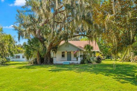 House in Bartow, Florida 3 bedrooms, 138.52 sq.m. № 2201094 - photo 2