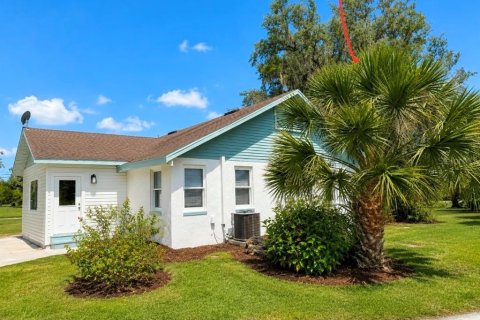 House in Bartow, Florida 3 bedrooms, 138.52 sq.m. № 2201094 - photo 3