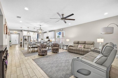 House in Wesley Chapel, Florida 4 bedrooms, 224.36 sq.m. № 2095780 - photo 22
