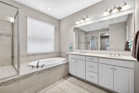 House in Wesley Chapel, Florida 4 bedrooms, 224.36 sq.m. № 2095780 - photo 29