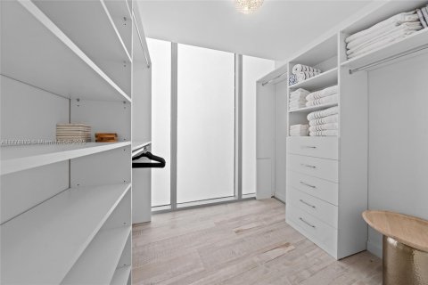 Купить кондоминиум в Форт-Лодердейл, Флорида 3 спальни, 192.4м2, № 1958827 - фото 19