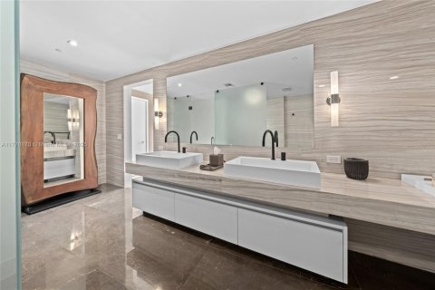 Купить кондоминиум в Форт-Лодердейл, Флорида 3 спальни, 192.4м2, № 1958827 - фото 15