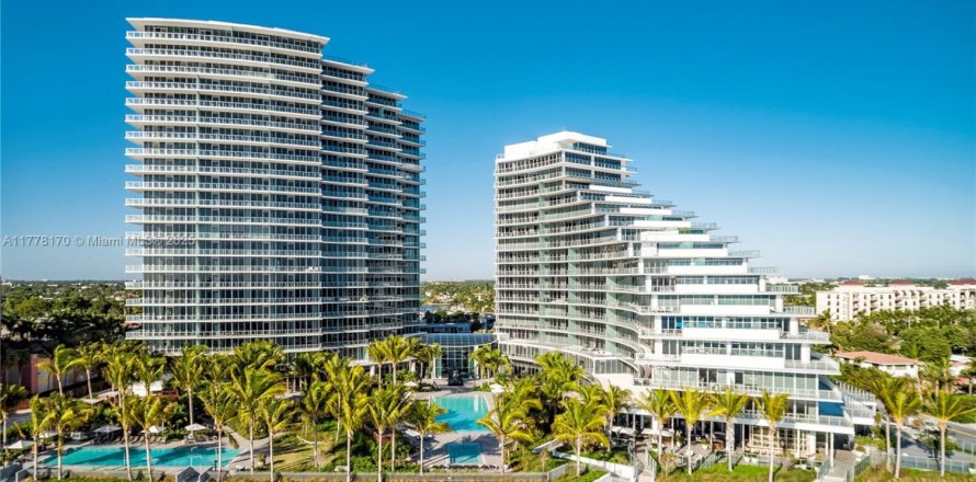 Кондоминиум с 3 спальнями в Форт-Лодердейл, Флорида № 1958827