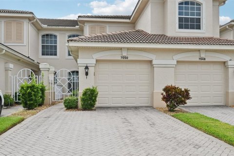 Condominio en alquiler en Sarasota, Florida, 2 dormitorios, 144.37 m2 № 1832203 - foto 1