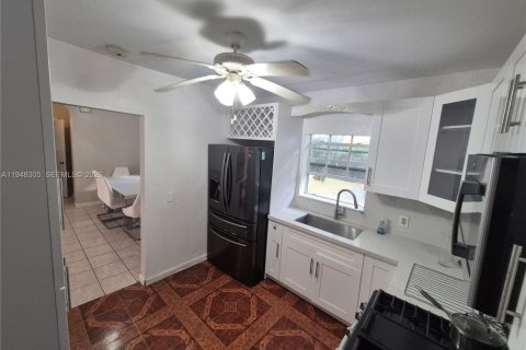 Снять в аренду виллу или дом в Майами, Флорида 3 спальни, 96.99м2, № 2004437 - фото 15