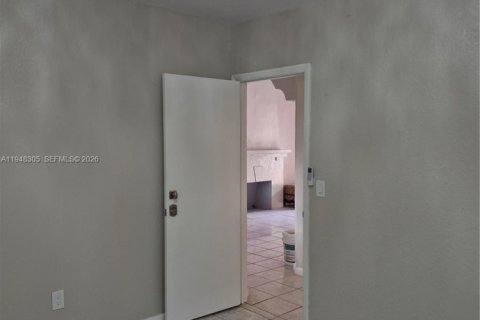 Снять в аренду виллу или дом в Майами, Флорида 3 спальни, 96.99м2, № 2004437 - фото 10