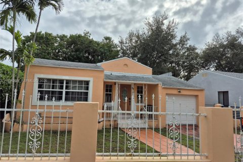 Дом в Майами, Флорида 3 спальни, 96.99м2 № 2004437