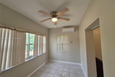 Снять в аренду виллу или дом в Майами, Флорида 3 спальни, 96.99м2, № 2004437 - фото 14