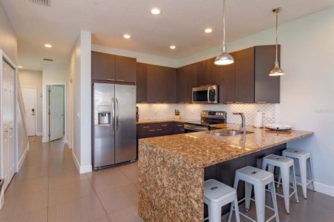 Townhouse in Clermont, Florida 3 bedrooms, 140.47 sq.m. № 2219083 - photo 8