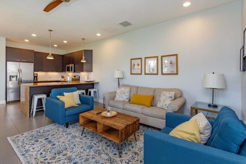 Townhouse in Clermont, Florida 3 bedrooms, 140.47 sq.m. № 2219083 - photo 3
