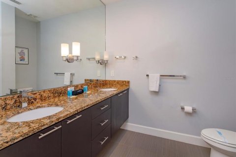 Townhouse in Clermont, Florida 3 bedrooms, 140.47 sq.m. № 2219083 - photo 20