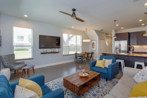 Townhouse in Clermont, Florida 3 bedrooms, 140.47 sq.m. № 2219083 - photo 4