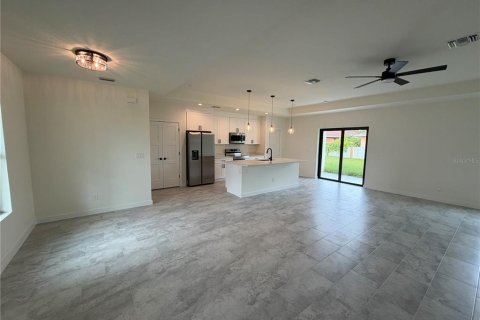 Villa ou maison à louer à North Port, Floride: 3 chambres, 158.49 m2 № 2386427 - photo 4