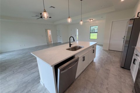 Villa ou maison à louer à North Port, Floride: 3 chambres, 158.49 m2 № 2386427 - photo 8