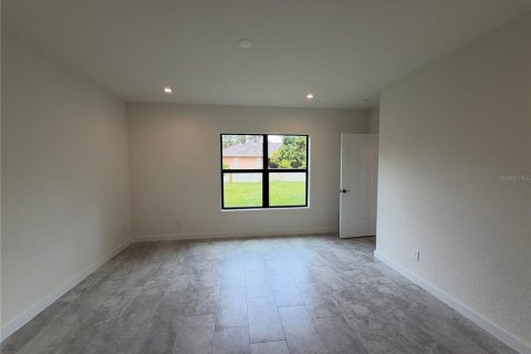 Villa ou maison à louer à North Port, Floride: 3 chambres, 158.49 m2 № 2386427 - photo 10