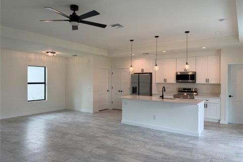 Villa ou maison à louer à North Port, Floride: 3 chambres, 158.49 m2 № 2386427 - photo 6